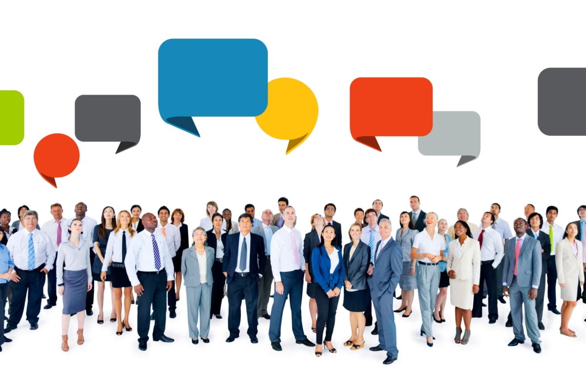 retrospektiven-mit-vielen-teilnehmern Viele Personen, die ihre Meinung einbringen möchten