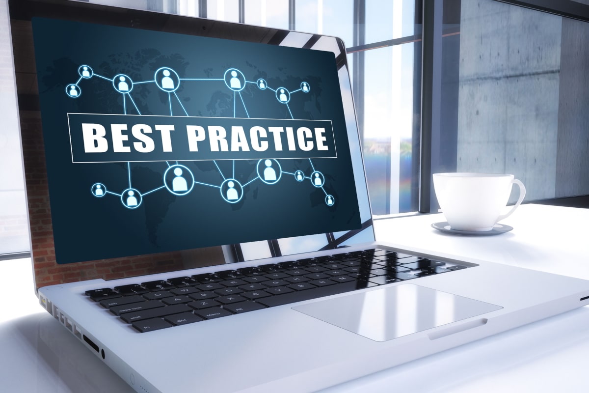 Laptop mit Best-Practice-Illustrierung